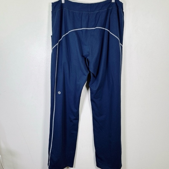 Lululemon sweats - Picture 2 of 9